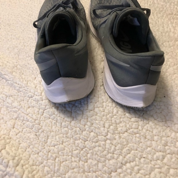 Women’s Nike Zoom Running Shoes Size 8. Grey. - Picture 5 of 16